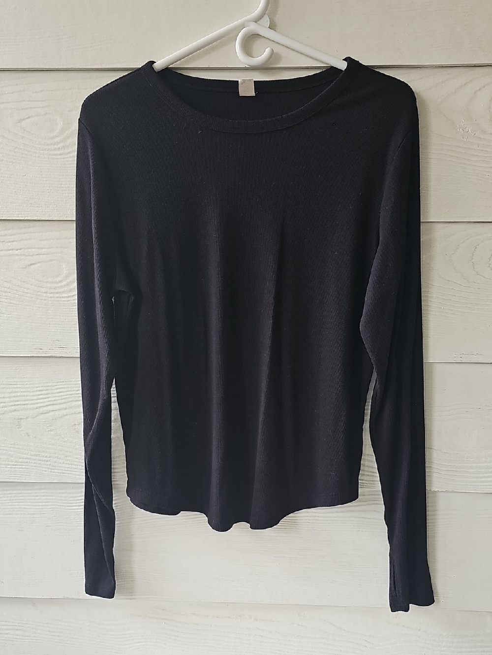 Women’s Black Long-Sleeve Ribbed Crew Top